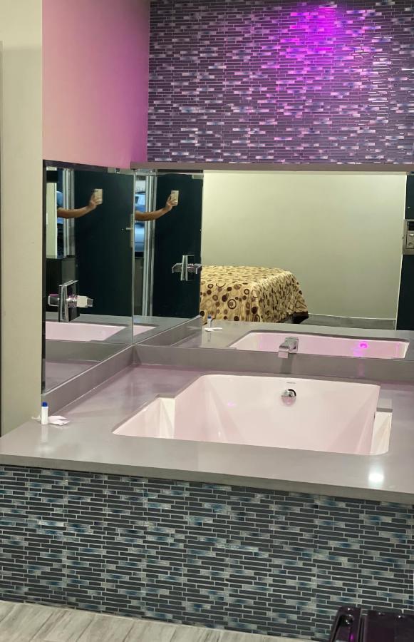 لينوود Town House Motel المظهر الخارجي الصورة