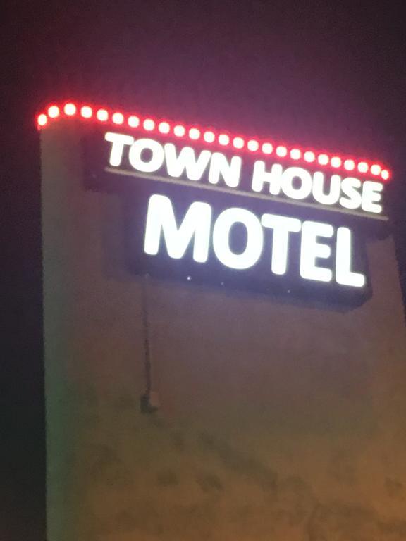 لينوود Town House Motel المظهر الخارجي الصورة