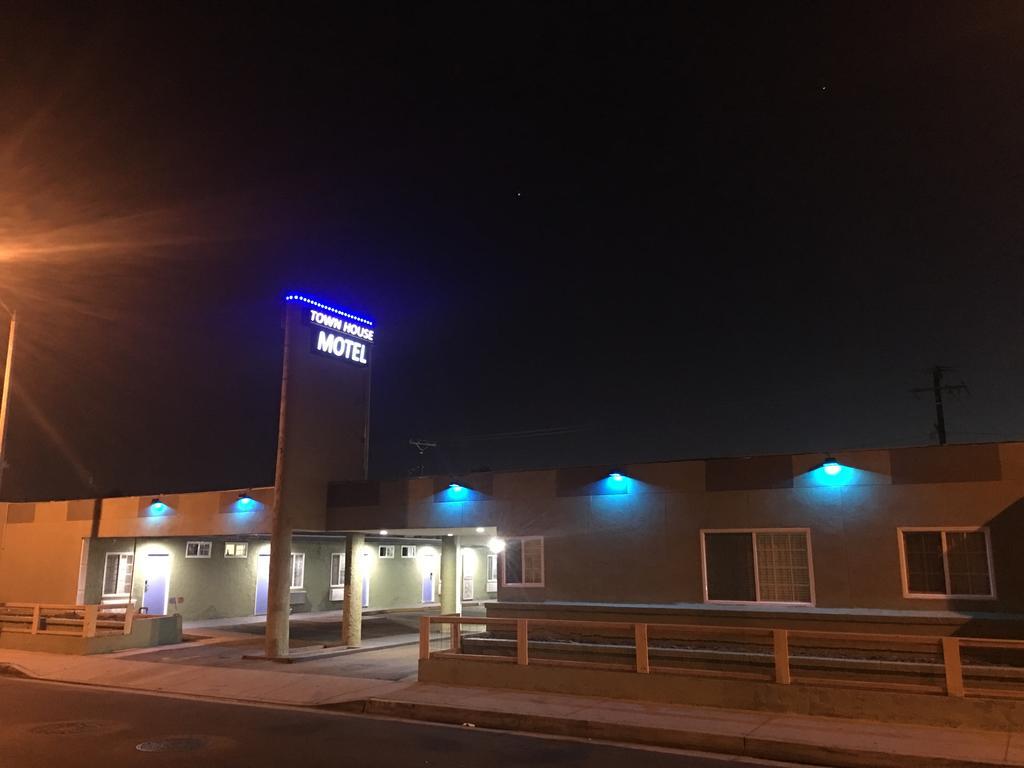 لينوود Town House Motel المظهر الخارجي الصورة