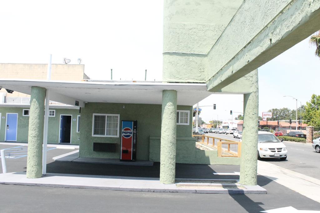 لينوود Town House Motel المظهر الخارجي الصورة