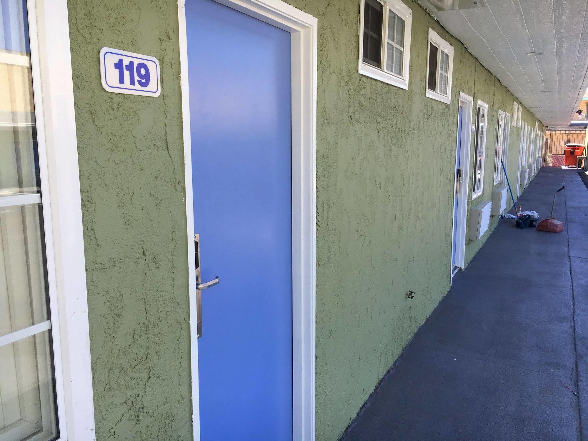 لينوود Town House Motel المظهر الخارجي الصورة