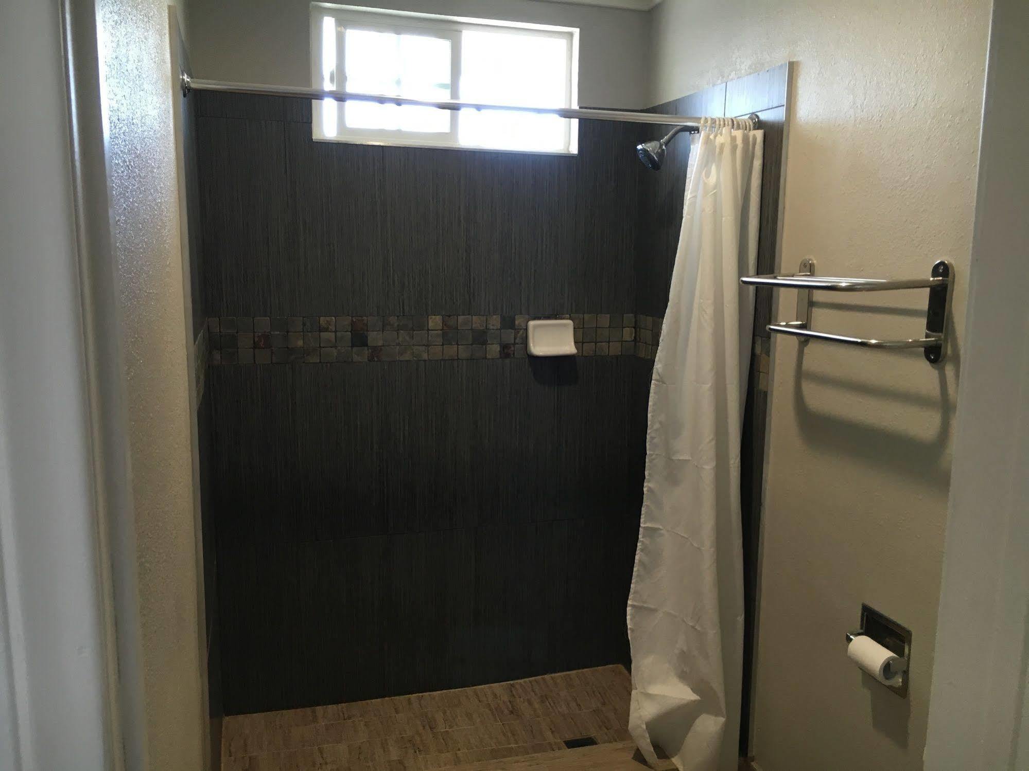 لينوود Town House Motel المظهر الخارجي الصورة