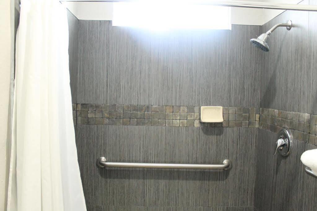 لينوود Town House Motel المظهر الخارجي الصورة